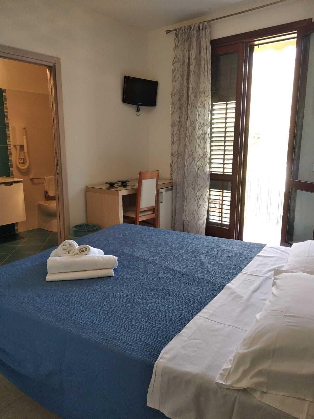 Double or Twin Room, Balcony, Sea View | Minibar, in-room safe, free WiFi