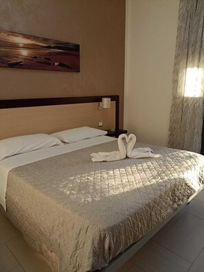 Minibar, in-room safe, free WiFi