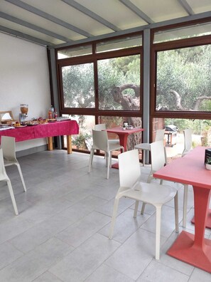 Flat-screen TV - Beb Coppola  (Castelluzzo)