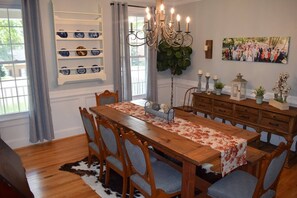 Dining - 
Masters Rental in Gated Golf Course Community (Augusta)