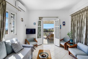 Smart TV - Anthoula's Sea View Apartment (27R5+C6 Piso Livadi)