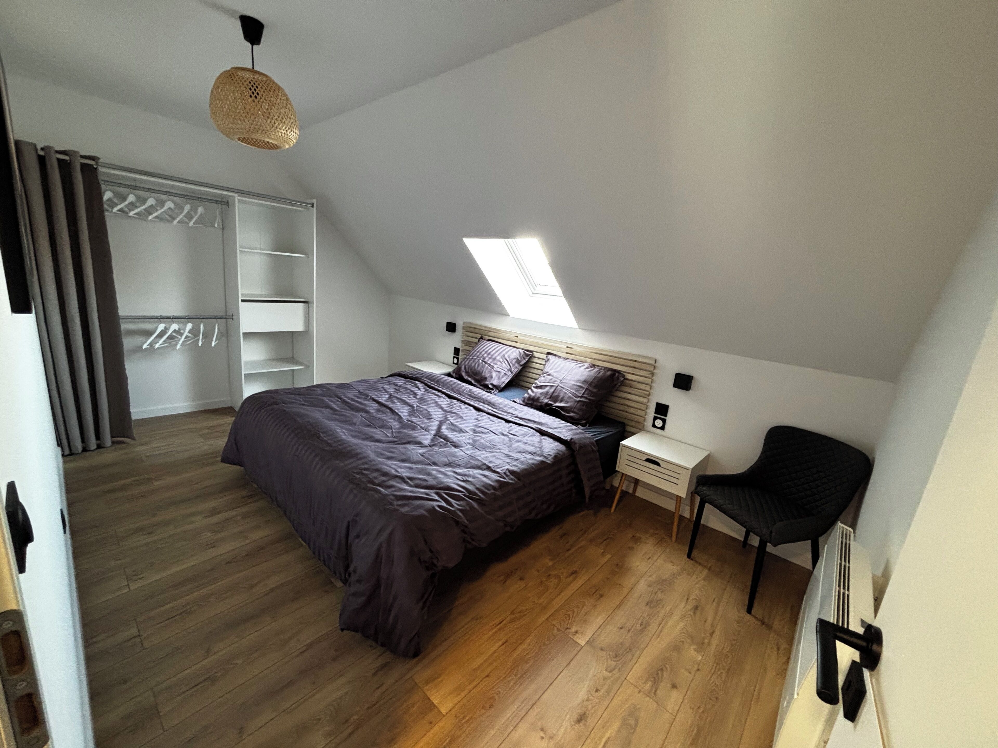 1 chambre, fer et planche à repasser, Wi-Fi gratuit, draps fournis