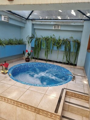 Pool - Casa California surrounded by greenery and colors, pool, jacuzzis, sauna and gardens! (Chaclacayo)