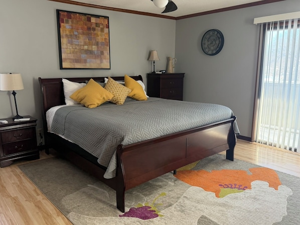 2 bedrooms, iron/ironing board, WiFi, bed sheets