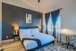 2 habitaciones, tabla de planchar con plancha, cuna de viaje y wifi 