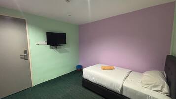 Deluxe Single Room | Free WiFi, bed sheets