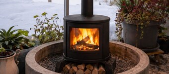 Modern lake house with outdoor bathtub and fireplace - quiet location