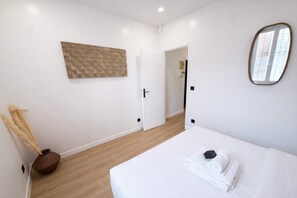 1 bedroom, iron/ironing board, WiFi, bed sheets - Sejour Confort aux Portes de Paris - 4P (Aubervilliers)
