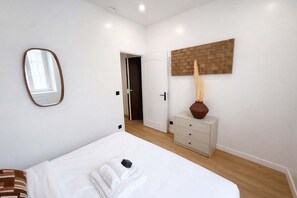 1 bedroom, iron/ironing board, WiFi, bed sheets - Appartement Moderne Proche Paris Aubervilliers 4P (Aubervilliers)