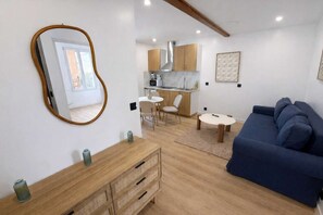 TV - Charmant 2P Moderne a Aubervilliers - 4P (Aubervilliers)