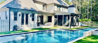 World Cup Retreat Close to Trilith & Training Center - Pool/Golf Cart included.