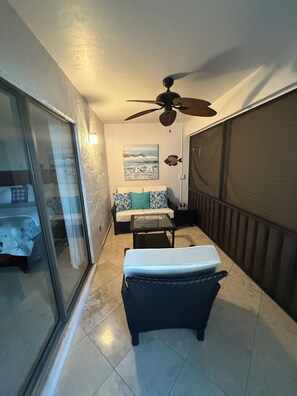 2 bedrooms, iron/ironing board, WiFi, bed sheets - Cape coral/Fort Myers: First floor condo on wide canal next to Jaycee park (Cape Coral)