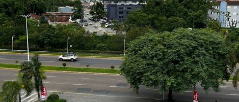 Departamento Confort, balcón, vista a la ciudad | Cortinas blackout, tabla de planchar con plancha y wifi gratis