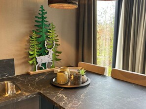 House | Dining - Romantic Getaway at Drenthe Nature Lodge (Dalerveen)