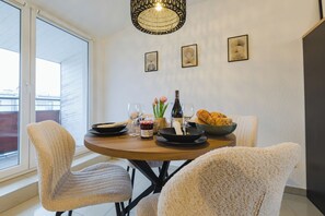 Dining - Neo Apartments - Modern 2-room apartment - free parking (Rastatt)