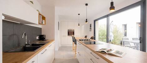 Forno, piano cottura, lavastoviglie