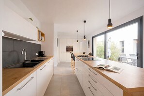 Unclassified image, 4 of 16, button - Au Tempo Beaujolais, an architect-designed house in the heart of a wine-growing region (Cercié)