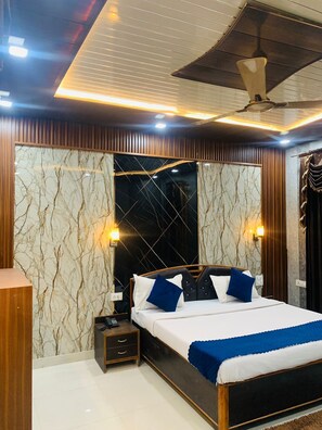 Phòng đôi tiện nghi đơn giản, ban công | Bàn ủi/dụng cụ ủi quần áo, truy cập Internet không dây miễn phí 