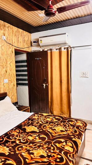 Unclassified image, 4 of 6, button - V4Y Hotel (Rishikesh)