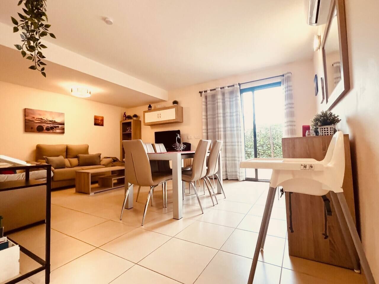 TV connectée, lecteur de DVD, chaîne hi-fi