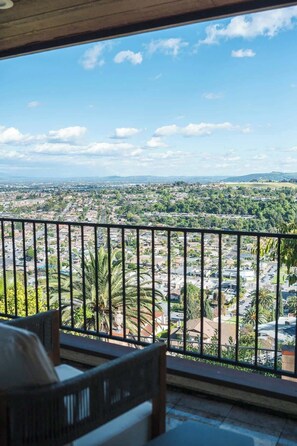 Interior - Beautiful Monterey Park Home W/View+Backyard+BBQ (Monterey Park)