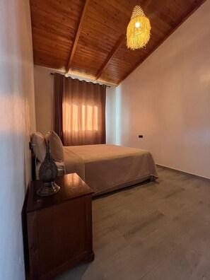 Deluxe Double Room, Balcony, Sea View | Free WiFi
