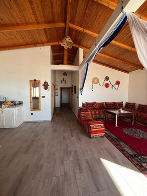 Deluxe Double Room, Balcony, Sea View | Free WiFi