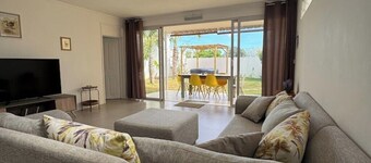 Nid du Dodo Duplex with tropical garden and jacuzzi 7 minutes walk from the beach