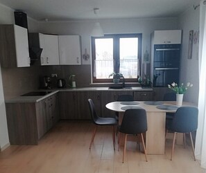 House | Private kitchen - Comfortable Holiday Home With a Private Garden (Ustka)