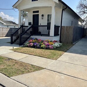 Exterior - Modern 3BR Family Home - Large Backyard, Kid-Friendly, Minutes from Downtown! (New Orleans)