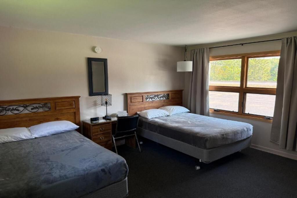 Blackout drapes, free WiFi