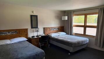 Blackout drapes, free WiFi