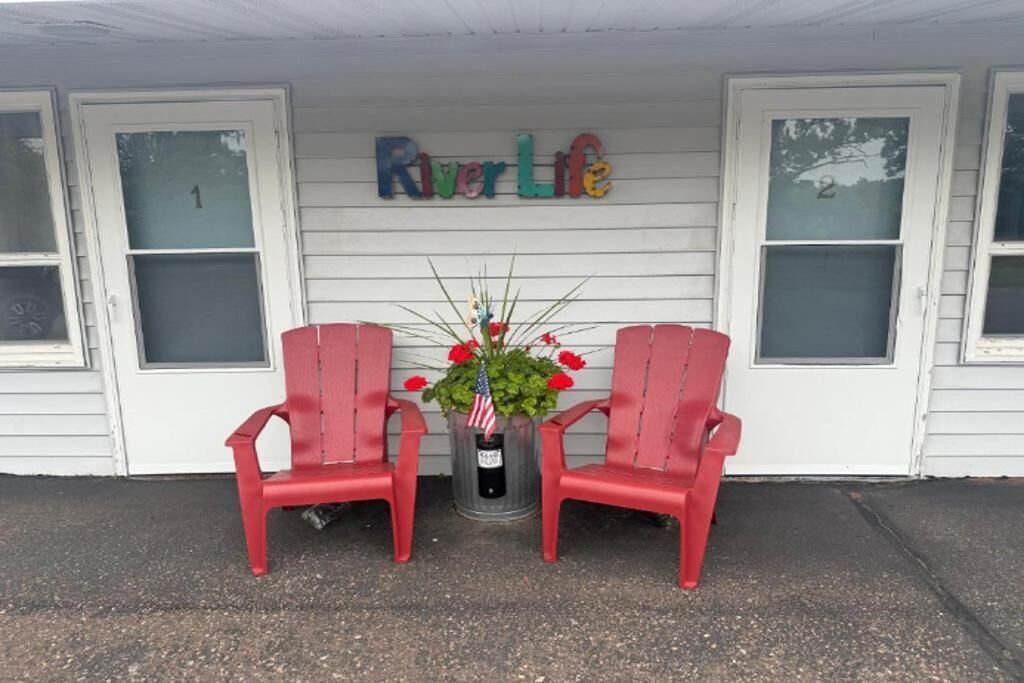 Enkeltrom, elveutsikt | Utvendig detalj