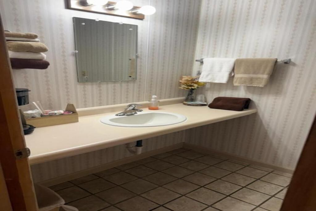 Shower, towels, soap, shampoo