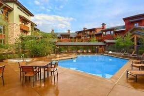 Luokittelematon kuva, 4 kautta 12, painike