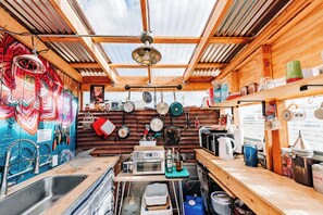 Private kitchen - Dreamy Glamp Tent + community hot tub-firepit (Colorado City)