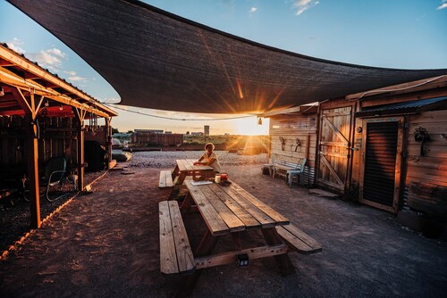 Dreamy Glamp Tent + community hot tub-firepit