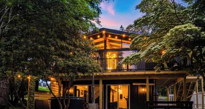 BLVCK Cabin 4 w/ In ground Pool , Hot Tub & Firepit