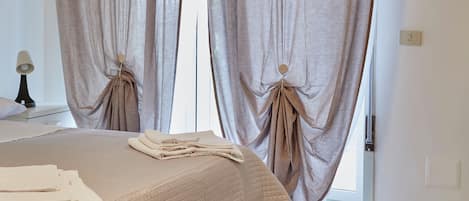 2 室のベッドルーム、WiFi、ベッドシーツ