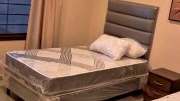 5 bedrooms, desk, iron/ironing board, free WiFi