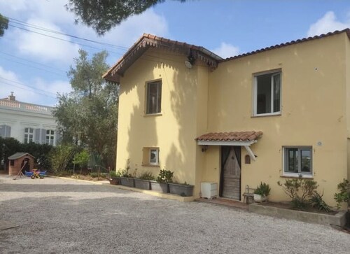 Detached house in the hills above Nice, parking. 15mn from town center/beach
