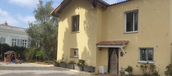 Detached house in the hills above Nice, parking. 15mn from town center/beach