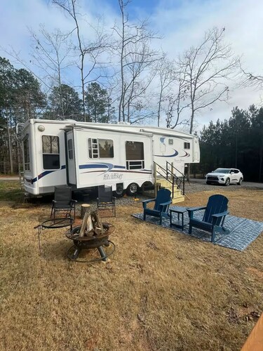 Luxury Glamping RV Sleeps 4 Hot Tub All Resort Amenities Near Lake Claiborne