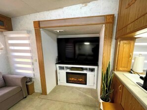 Unclassified image, 4 of 23, button