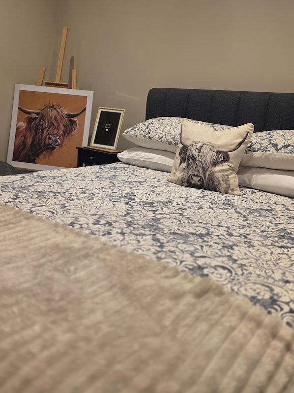 Unclassified image, 1 of 13, button - HILLVIEW HIDEAWAY (Fort William)