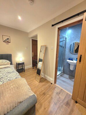 1 Schlafzimmer, WLAN, Bettwäsche