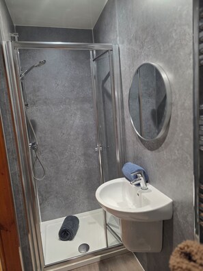 Unclassified image, 5 of 13, button - HILLVIEW HIDEAWAY (Fort William)