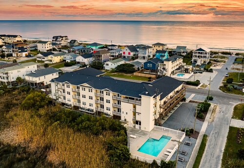Surf City Stay - Motel Unit - Walk to Beach