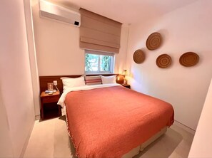 1 bedroom, iron/ironing board, WiFi, bed sheets - Leblon Apartment 2nd Block (Rio de Janeiro)
