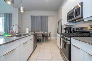 Unclassified image, 5 of 86, button - Premium Location Near Disney Luxury Apartament (Kissimmee)